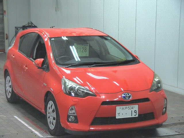 TOYOTA AQUA 2013