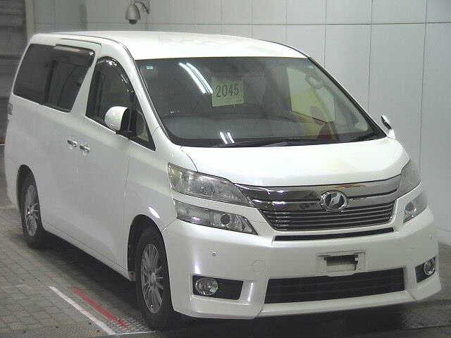 TOYOTA VELLFIRE 2013
