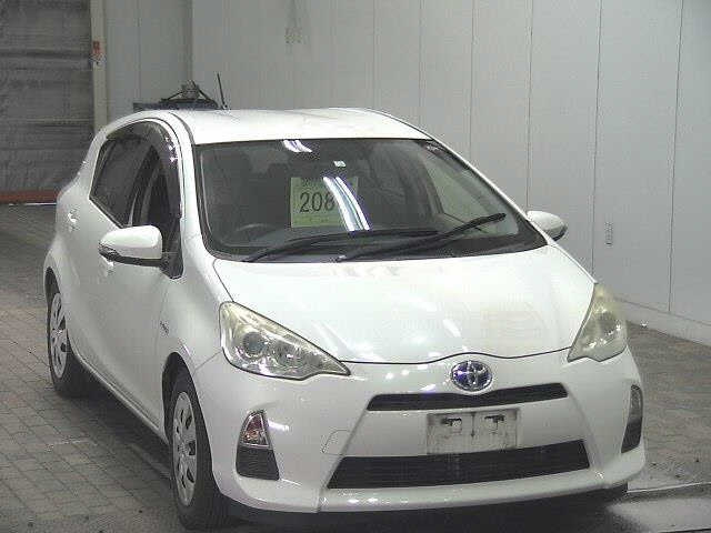 TOYOTA AQUA 2012