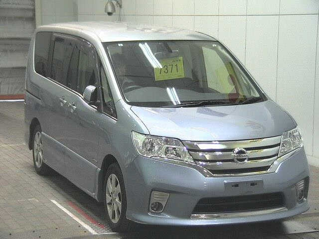 NISSAN SERENA 2013
