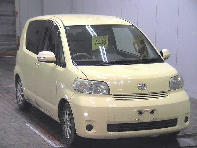 TOYOTA PORTE 2009