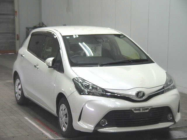 TOYOTA VITZ 2016
