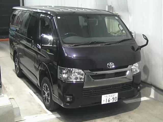 TOYOTA HIACE VAN 2023