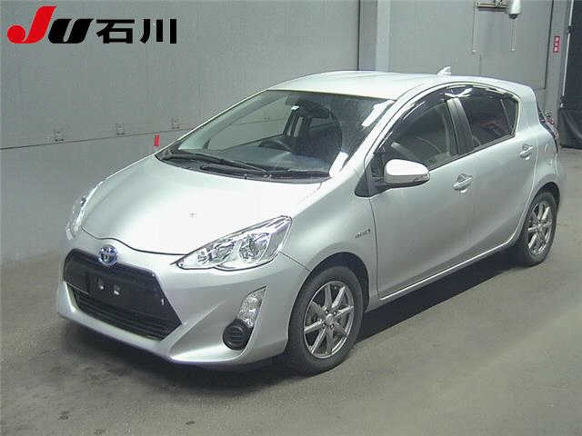 TOYOTA AQUA 2015