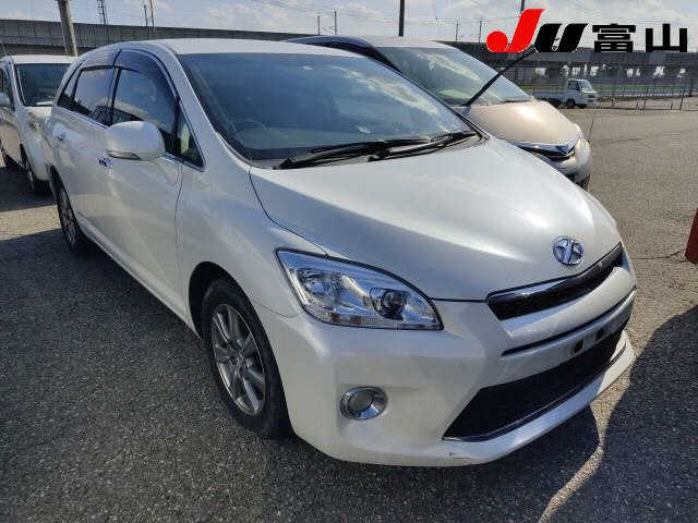 TOYOTA MARK X ZIO