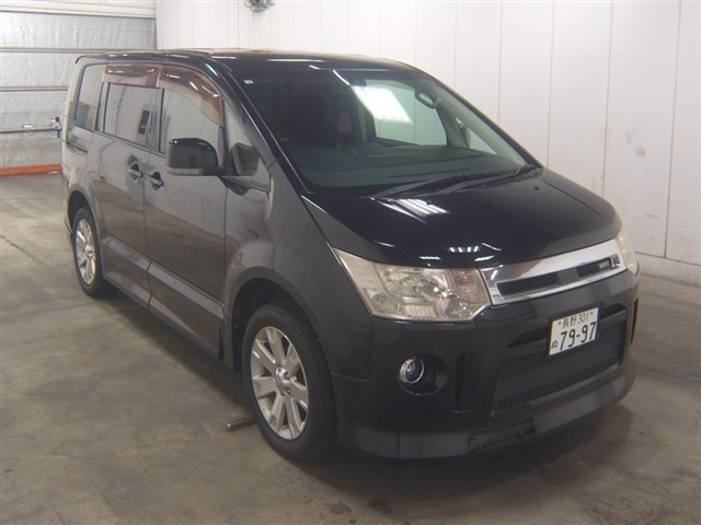 MITSUBISHI DELICA D5