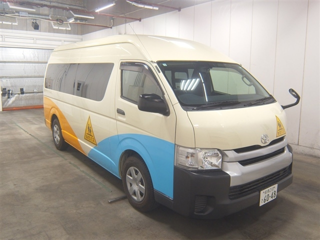 TOYOTA HIACE 2014