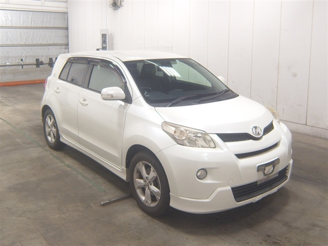 TOYOTA IST 2008