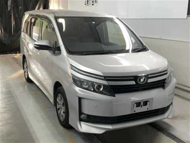 TOYOTA VOXY 2014