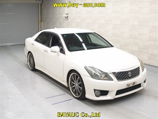 TOYOTA CROWN 2010