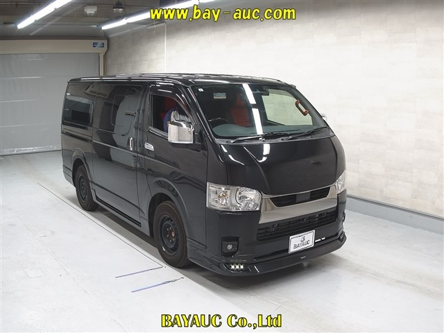 TOYOTA HIACE VAN