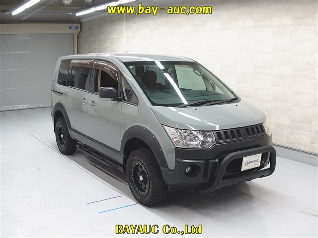 MITSUBISHI DELICA D5 2010