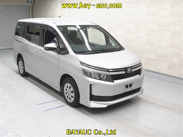 TOYOTA VOXY 2016