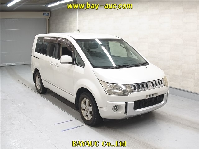 MITSUBISHI DELICA D5 2012