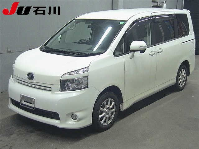 TOYOTA VOXY 2009