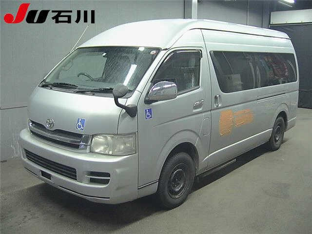 TOYOTA HIACE