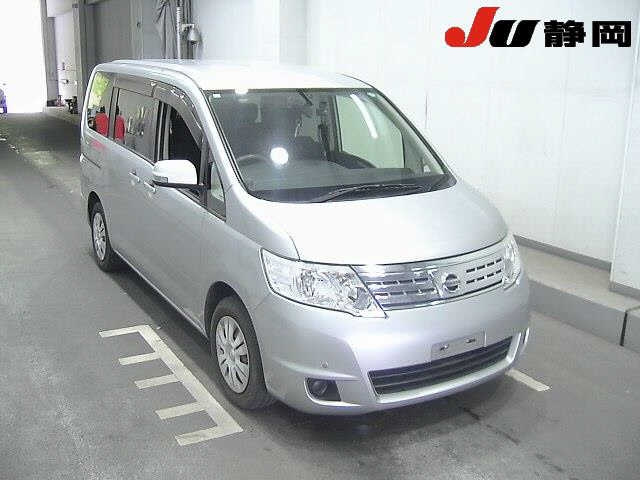 NISSAN SERENA 2010