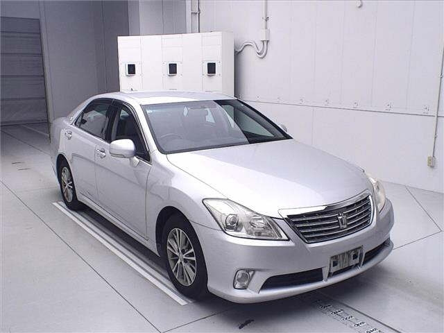 TOYOTA CROWN 2010