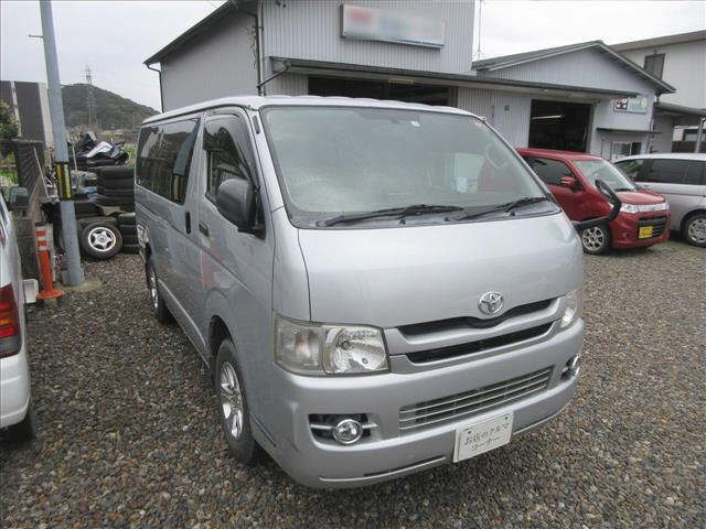 TOYOTA HIACE VAN 2010