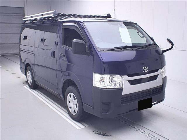 TOYOTA HIACE VAN 2020