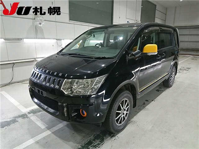 MITSUBISHI DELICA D5 2010
