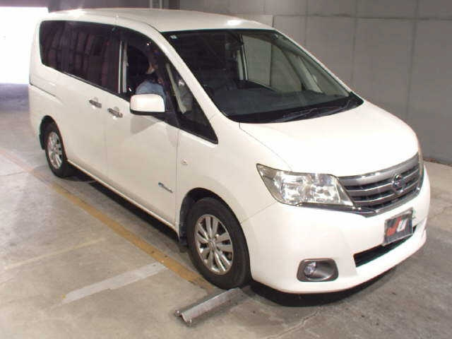 NISSAN SERENA 2013