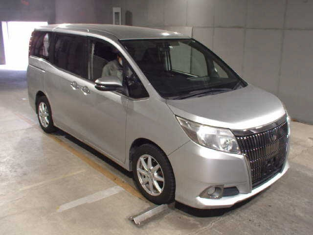TOYOTA ESQUIRE 2018