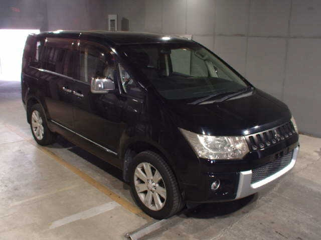 MITSUBISHI DELICA D5 2010