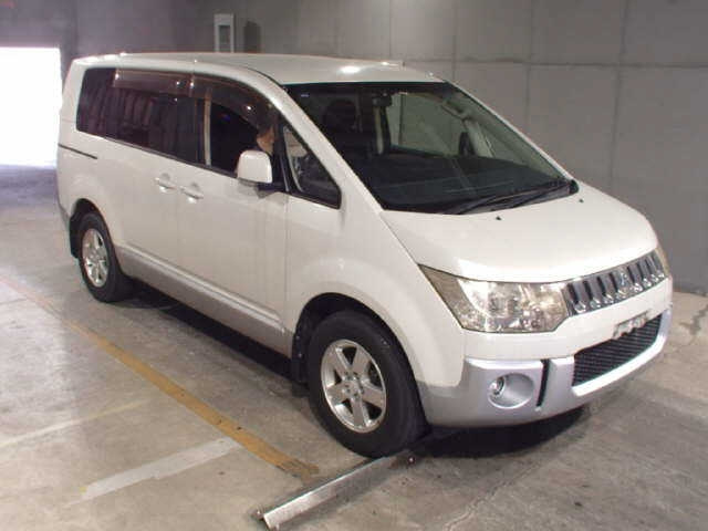 MITSUBISHI DELICA D5 2012