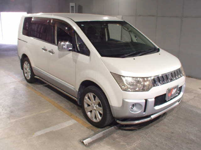 MITSUBISHI DELICA D5 2008