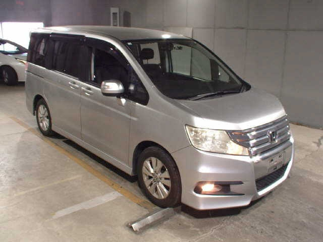 HONDA STEP WAGON 2010