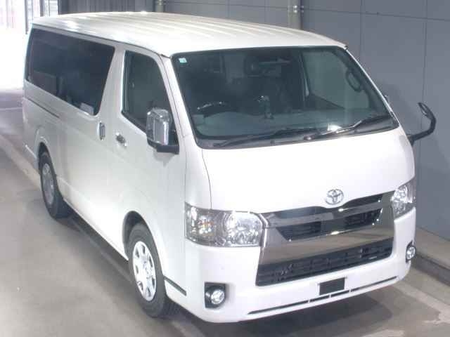 TOYOTA HIACE VAN 2021
