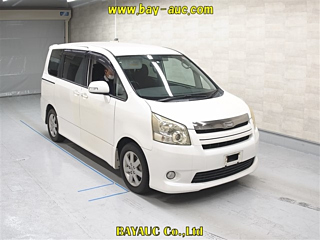 TOYOTA NOAH 2008