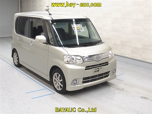 DAIHATSU TANTO 2012