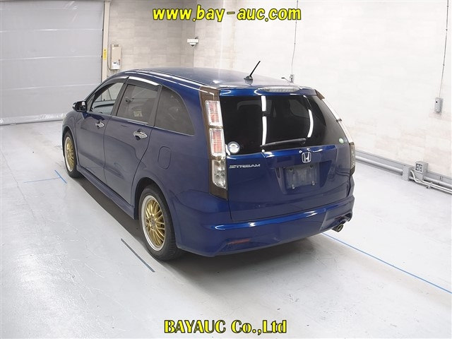 HONDA STREAM 2010