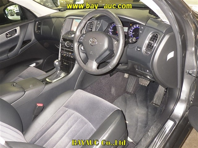 NISSAN SKYLINE CROSSOVER 2013