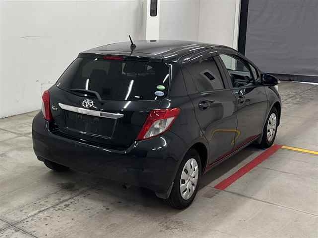 TOYOTA VITZ 2012