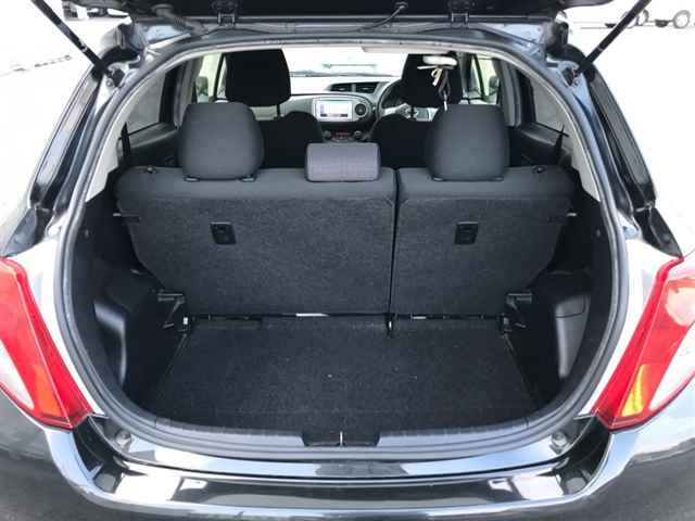 TOYOTA VITZ 2012