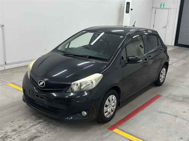 TOYOTA VITZ 2012