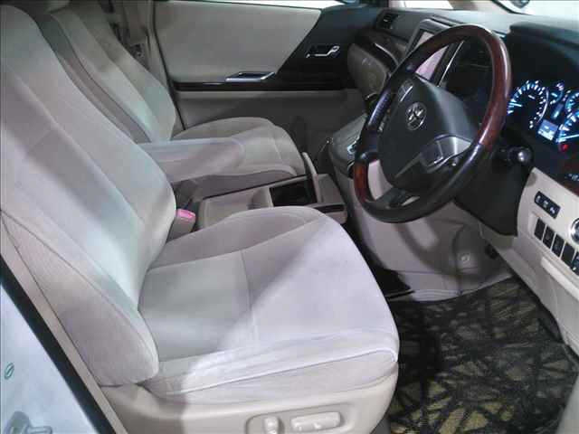 TOYOTA ALPHARD 2008