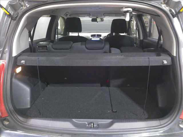 TOYOTA IST 2013