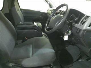 TOYOTA HIACE 2012