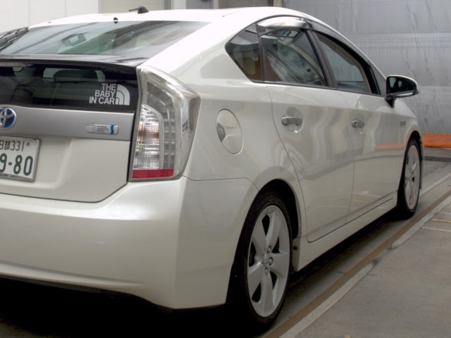 TOYOTA PRIUS PHV 2013