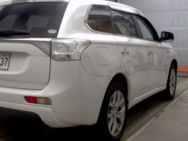 MITSUBISHI OUTLANDER PHEV 2014
