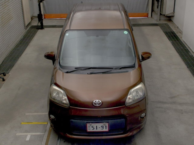 TOYOTA PORTE 2013