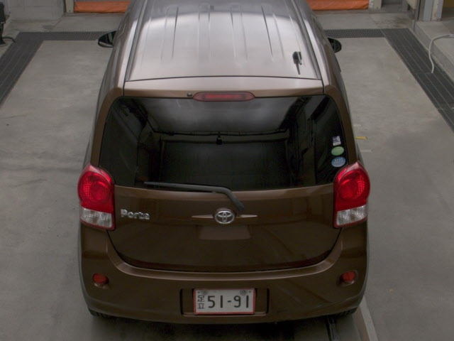 TOYOTA PORTE 2013