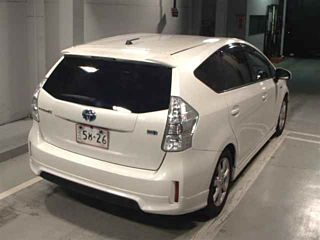 TOYOTA PRIUS ALPHA 2012