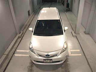 TOYOTA PRIUS ALPHA 2012