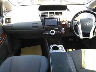 TOYOTA PRIUS ALPHA 2012