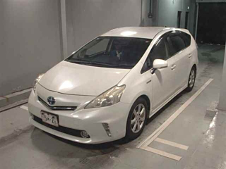 TOYOTA PRIUS ALPHA 2012